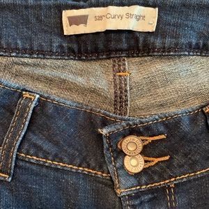 Levi’s Curvy Jean